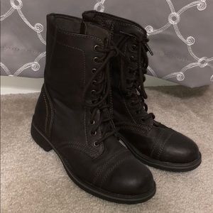 Combat boots
